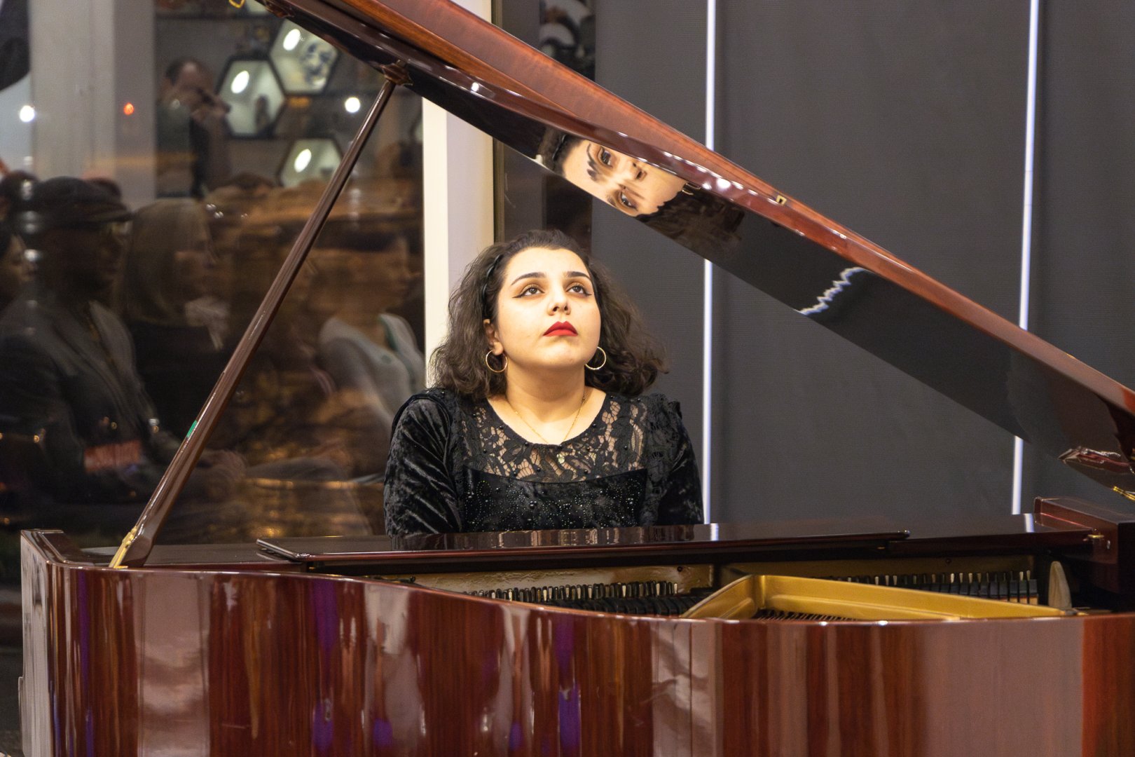 Музыкальный мир молодых талантов Кенуль Гусейновой - увлекательное путешествие  (ФОТО)