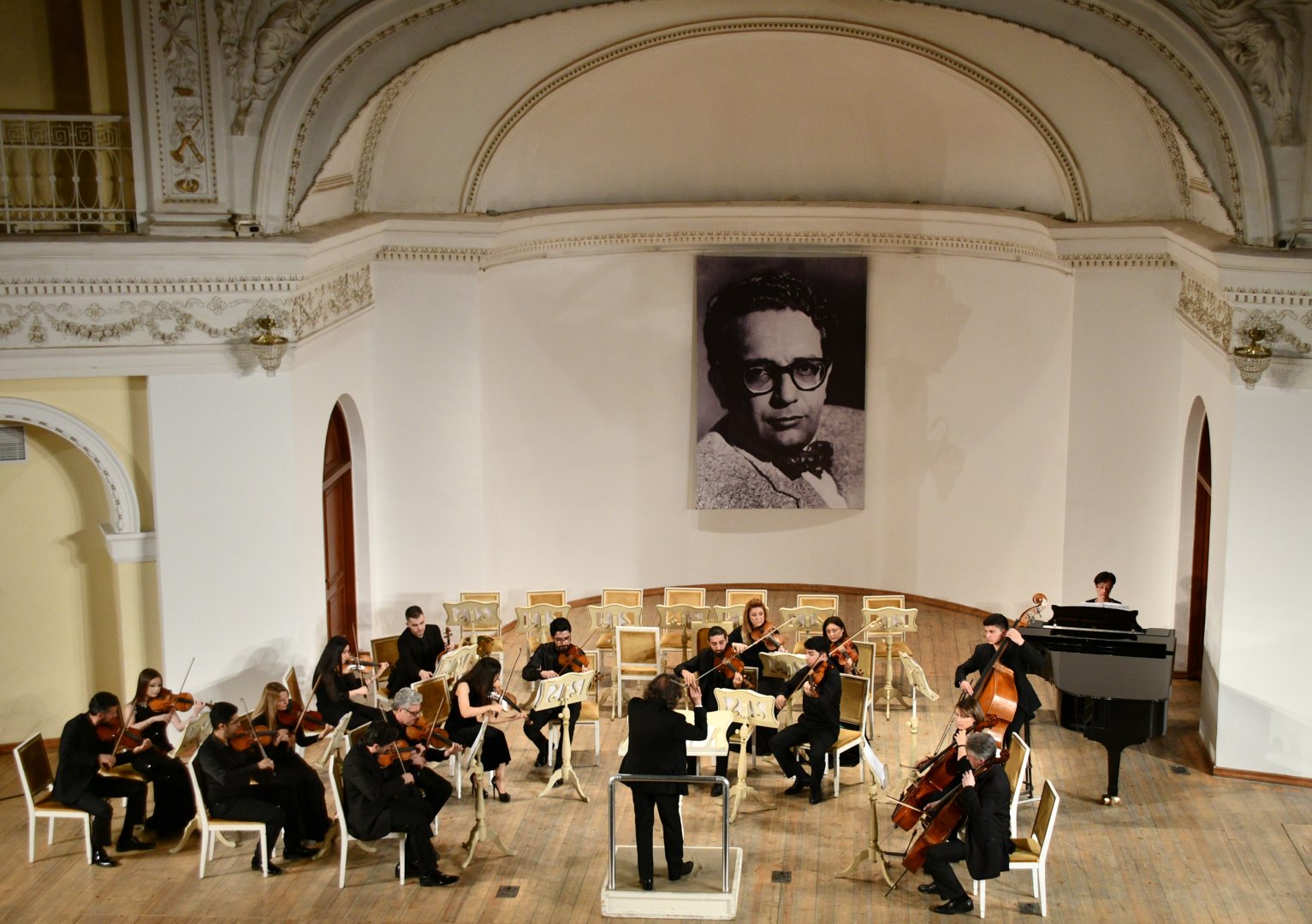 Завораживающая классика в Баку – концерт памяти Гара Гараева (ФОТО/ВИДЕО)