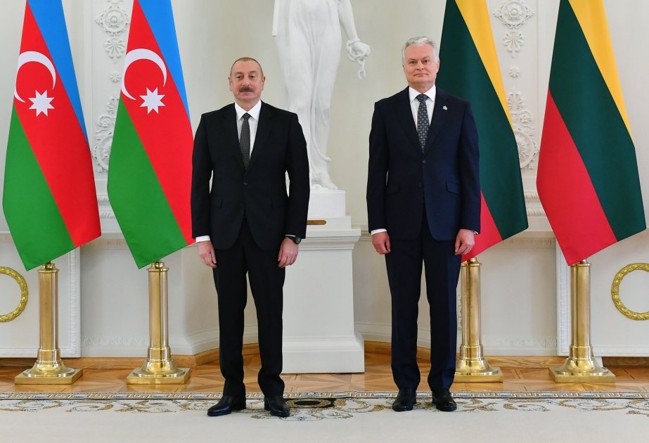 Гитанас Науседа поздравил Президента Ильхама Алиева с победой на выборах