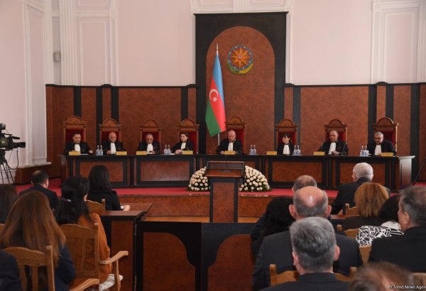 Состоялось заседание Пленума Конституционного суда Азербайджана в связи с президентскими выборами  (ФОТО) (Обновлено)