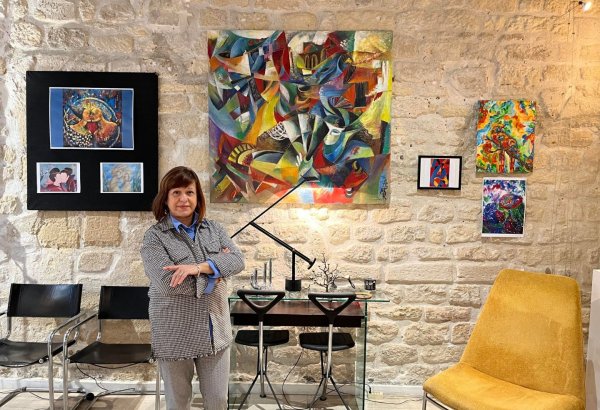 Работы азербайджанских художников представлены в Париже - самый романтичный праздник и яркое настроение (ФОТО)