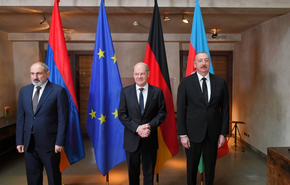 Стали известны вопросы, которые лидеры Азербайджана и Армении обсудили в Мюнхене