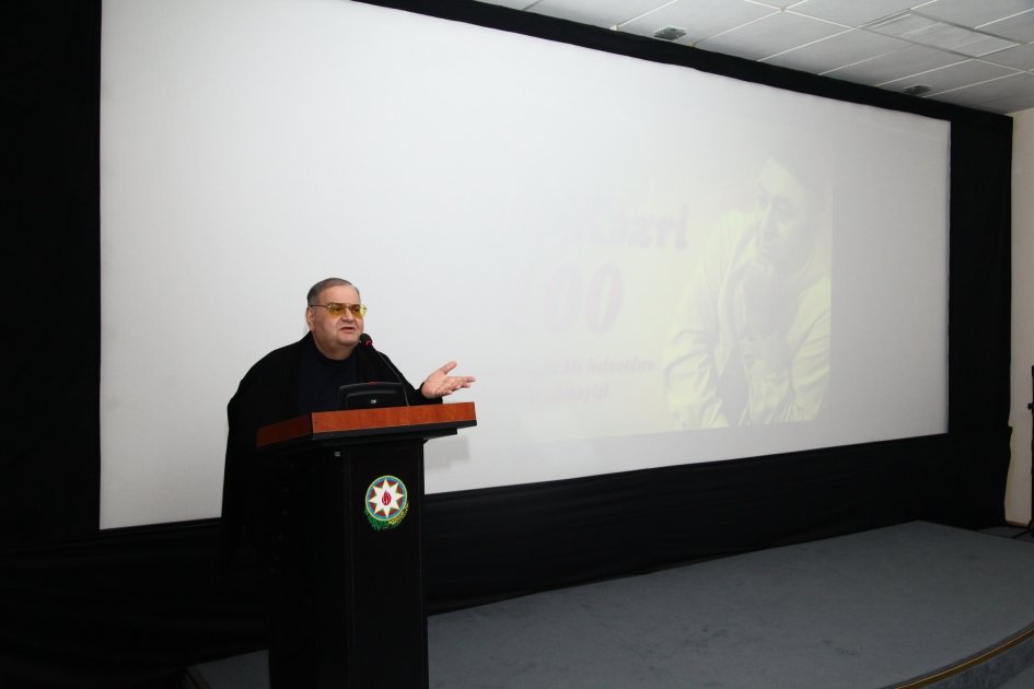 В Баку показали фильм, посвященный Наби Хазри (ФОТО)