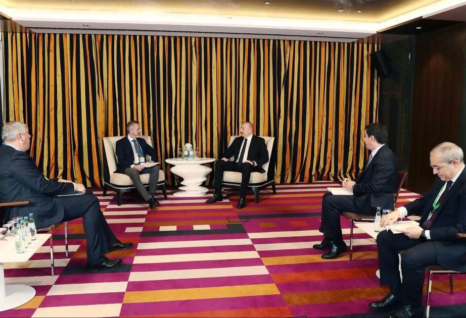 President Ilham Aliyev meets Chairman of Board of Directors of Indra in Munich (PHOTO/VIDEO)