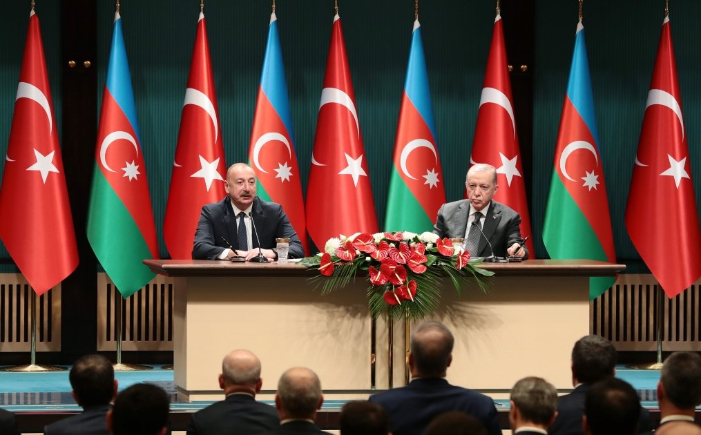 Президент Ильхам Алиев пригласил Президента Реджепа Тайипа Эрдогана посетить с визитом Азербайджан