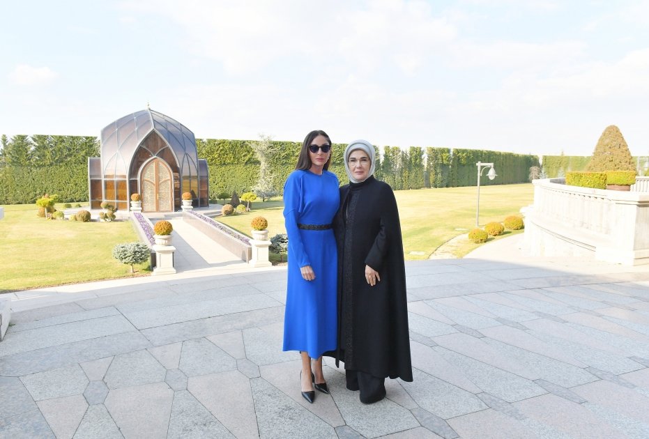 First Lady Mehriban Aliyeva and First Lady Emine Erdogan hold meeting in Ankara (PHOTO)