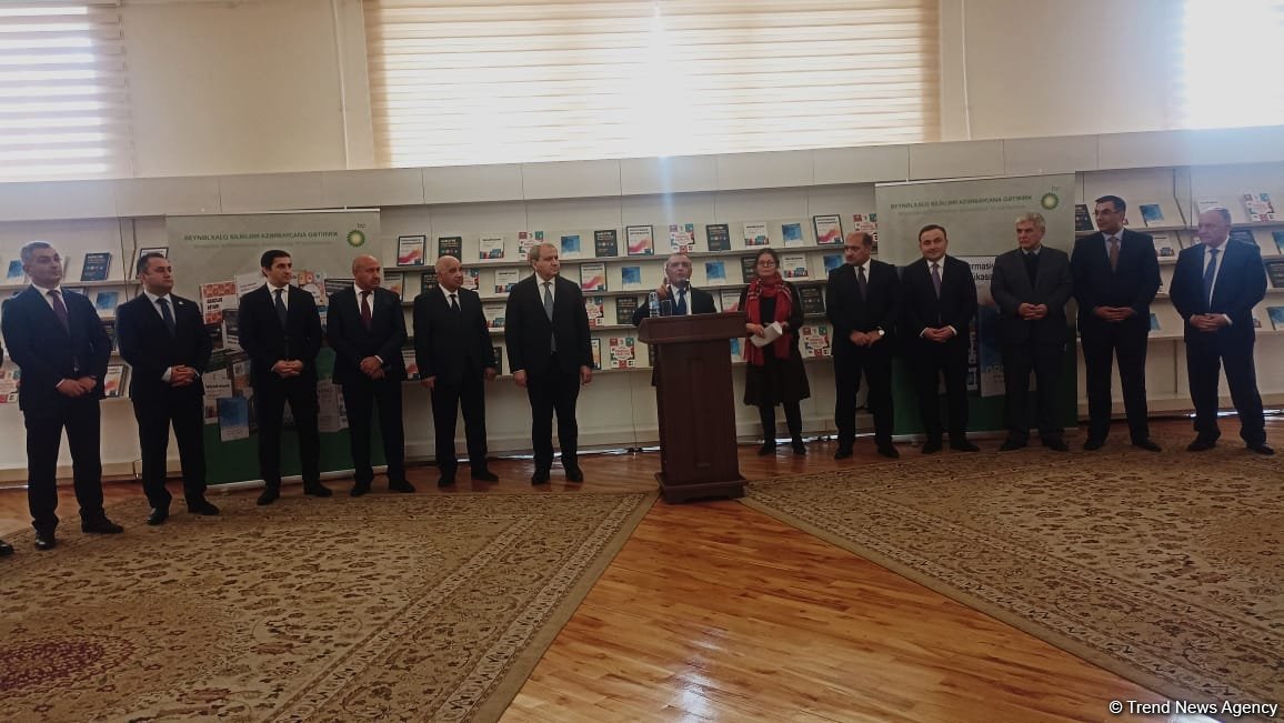 Представлены пять новых изданий, переведенных на азербайджанский язык при посредничестве bp