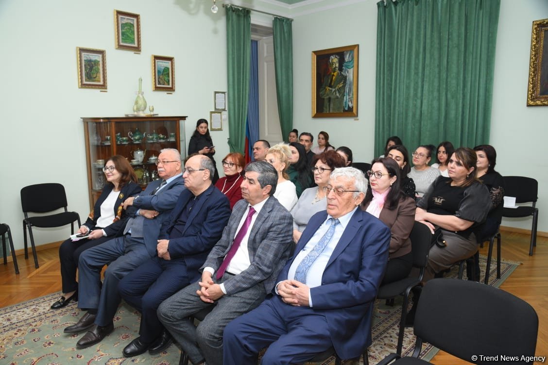 В Баку прошло мероприятие, посвященное 100-летию видного учёного-литературоведа Камала Талыбзаде (ФОТО)