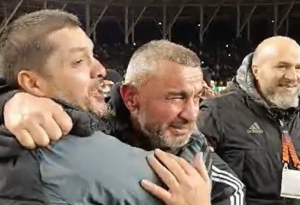 Слезы радости Гурбана Гурбанова после победы "Карабаха" (ФОТО)