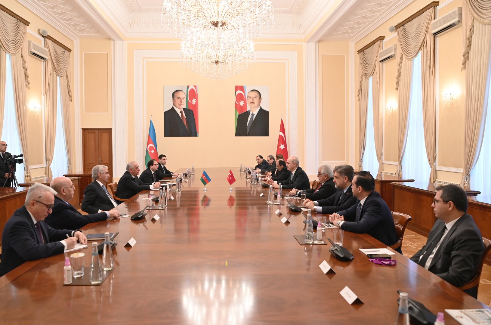 Azerbaijani PM goes over Azerbaijani-Turkish ties with TBMM chairman (PHOTO)