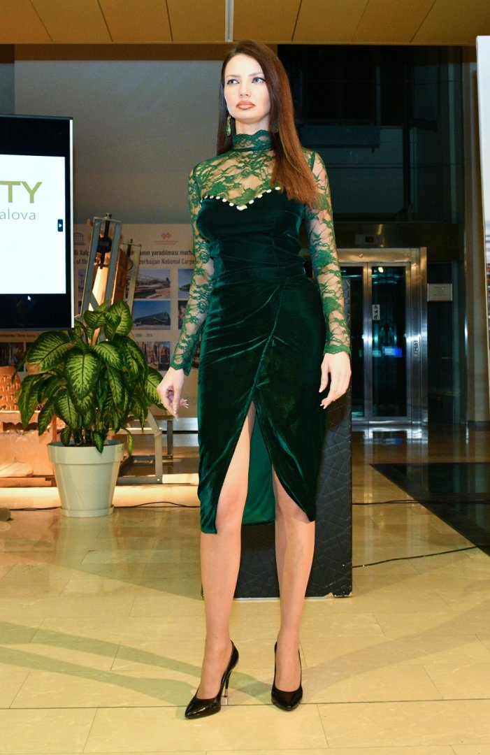 В Баку представлена эко-мода Сабины Зулаловой  с элементами гурамы (ФОТО)