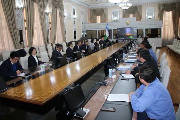 Uzbekistan, China discuss strengthening of co-op in railway transportation
