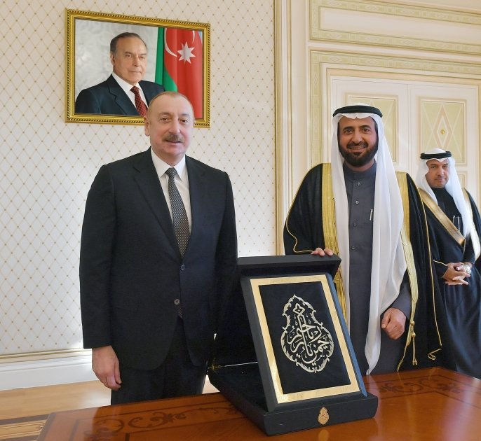 President Ilham Aliyev receives Minister of Hajj and Umrah of Saudi Arabia (PHOTO)