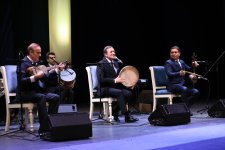 Mənsum İbrahimovun rəhbərliyi ilə "Qarabağ" muğam qrupunun Gəncə Dövlət Filarmoniyasinda konserti baş tutdu (FOTO)