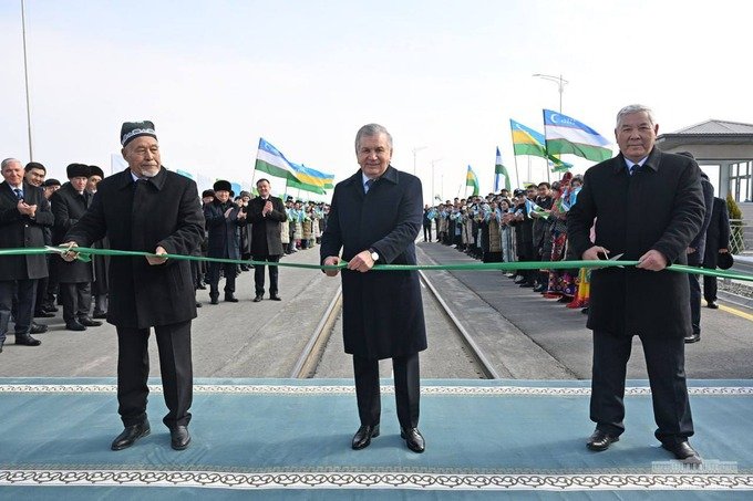 Uzbek president attends opening ceremony of new bridge between Khorezm, Karakalpakstan