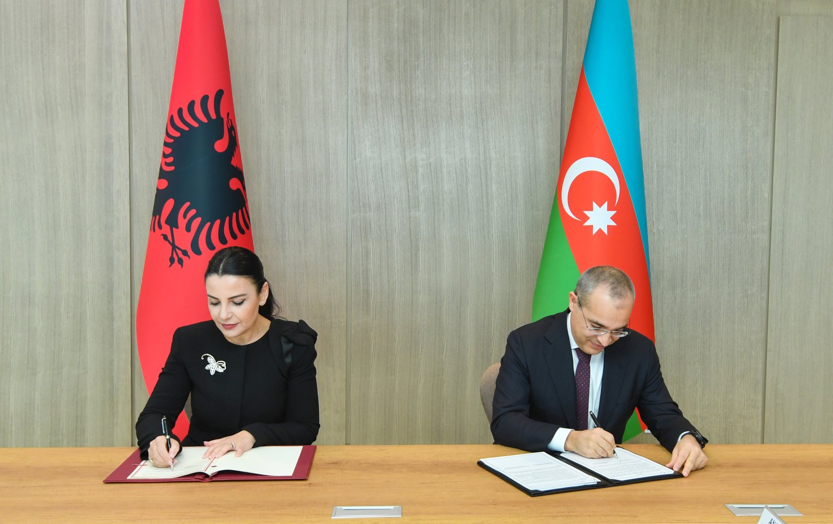 Azerbaijan and Albania sign economic co-op agreement (PHOTO) (UPDATED)