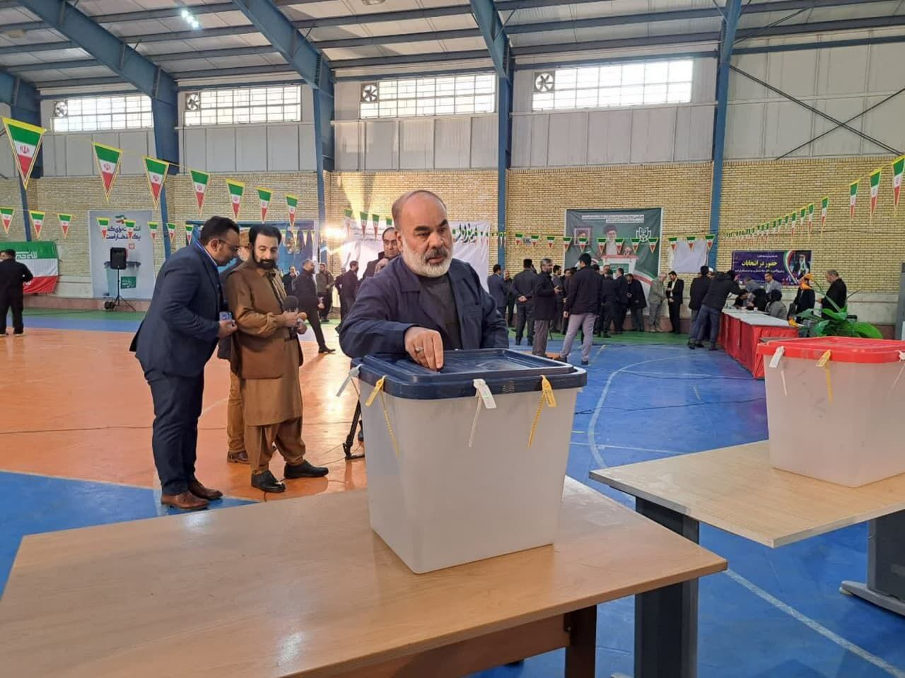 Voting deadline in Iran's parliamentary election stretches