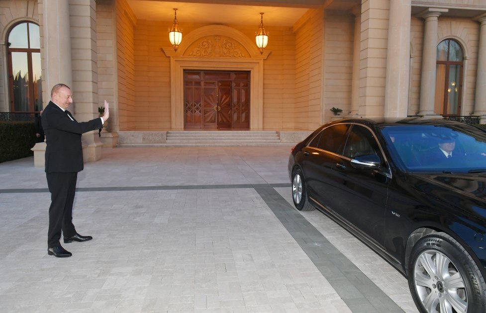President Ilham Aliyev, Albanian PM hold expanded meeting (PHOTO/VIDEO)