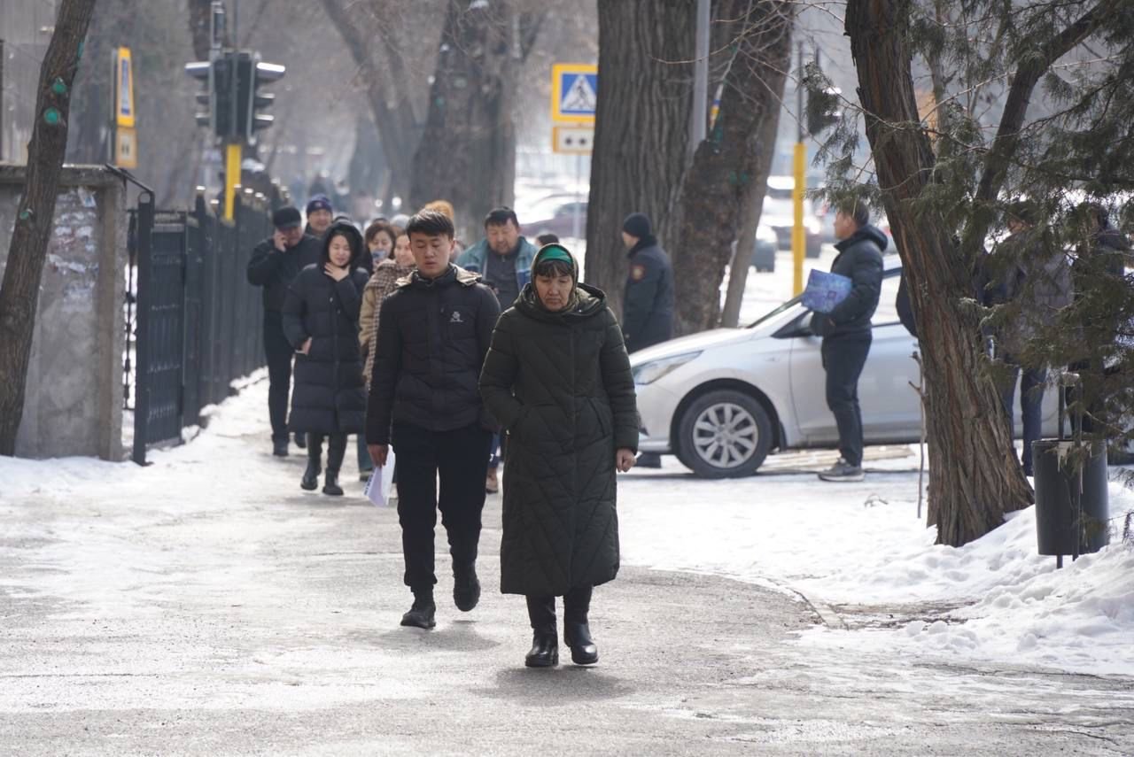 Kazakhstan's Almaty residents sense wave of quake - emergency ministry (PHOTO)