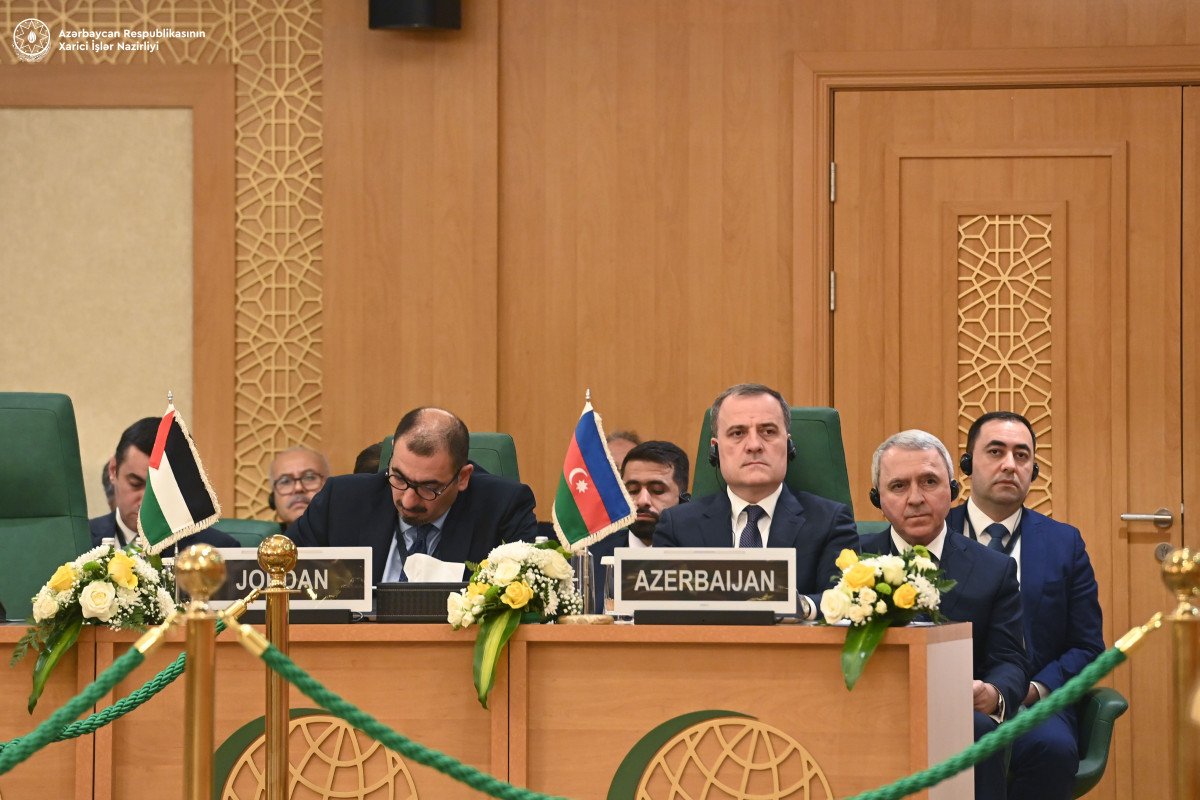 Джейхун Байрамов выступил на чрезвычайном заседании Совета МИД ОИС