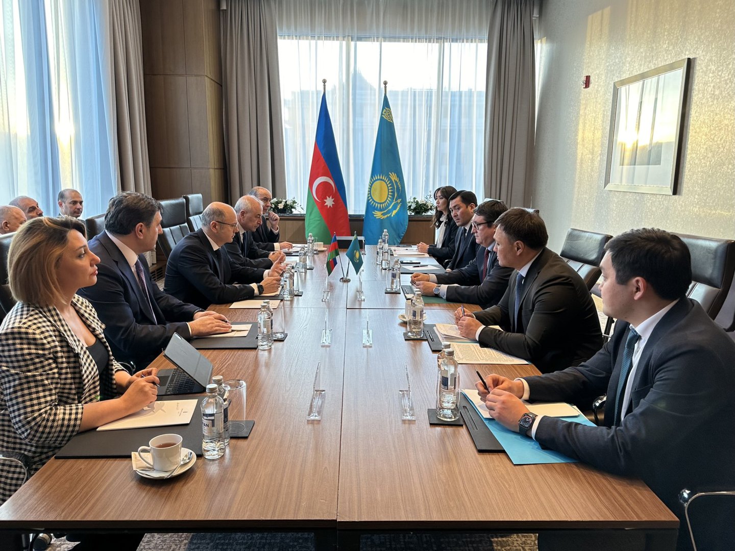 Азербайджан и Казахстан обсудили подготовку проекта соглашения о стратегическом партнерстве в сфере энергетики
