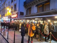 В Париже за билетами на концерт азербайджанского музыканта выстроилась большая очередь (ВИДЕО, ФОТО)