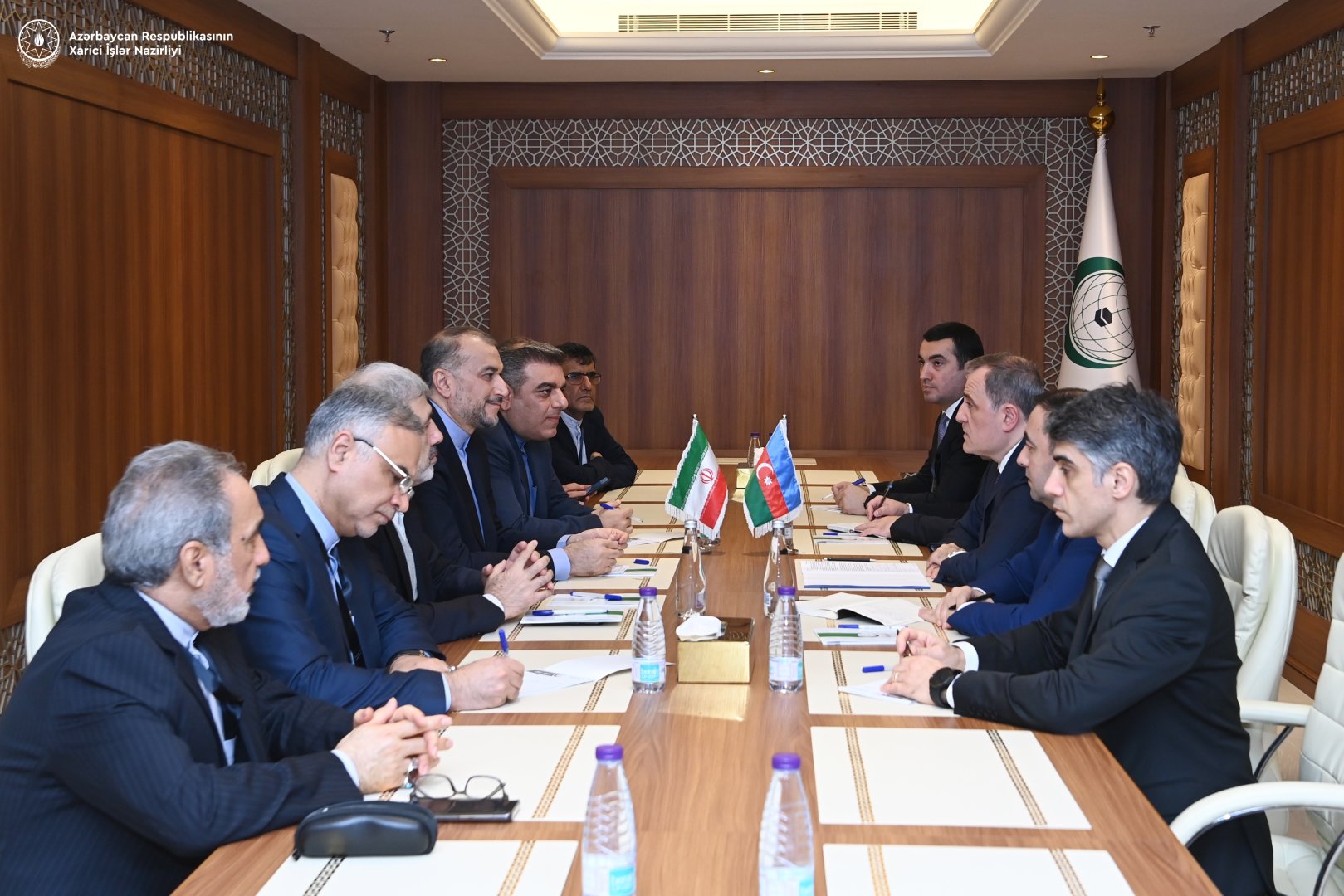 Главы МИД Ирана и Азербайджана обсудили региональную ситуацию