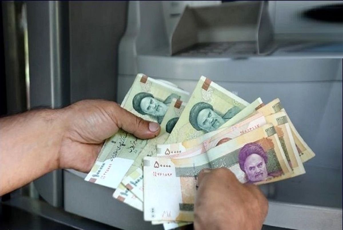 Иранский риал достиг исторического минимума по отношению к доллару и евро
