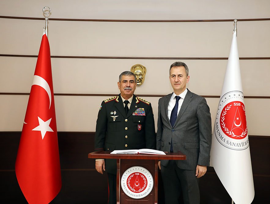 Azerbaijani defense minister meets with Turkish Defense Industry Committee's head (PHOTO)