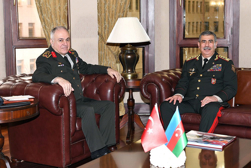Azerbaijani defense minister holds discussions with Turkish General Staff's chief