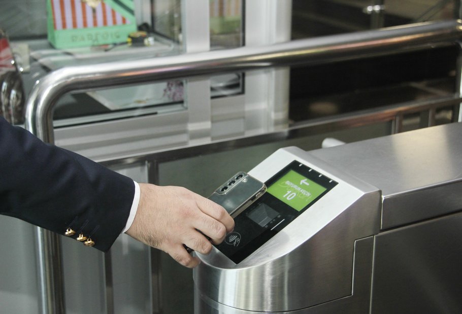 Metroda QR biletlə ödəniş sistemindən istifadə edənlərin sayı artıb