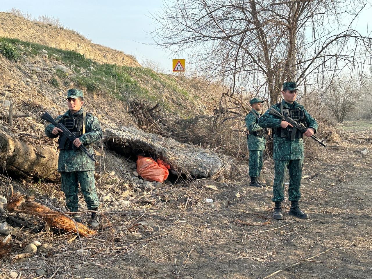 Azerbaijani State Border Service prevents drug smuggling from Iran (PHOTO)