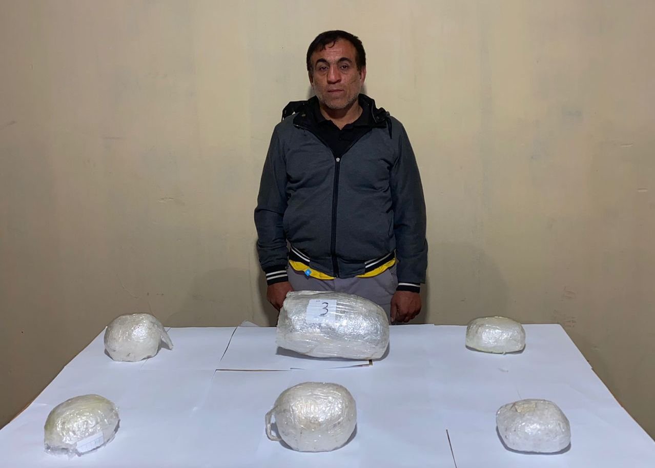 Задержано лицо, пытавшееся переправить наркотики из Ирана в Азербайджан (ФОТО)