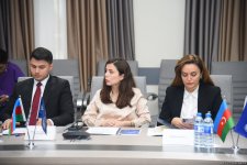 В Баку состоялись общественные обсуждения на тему родственных браков (ФОТО)