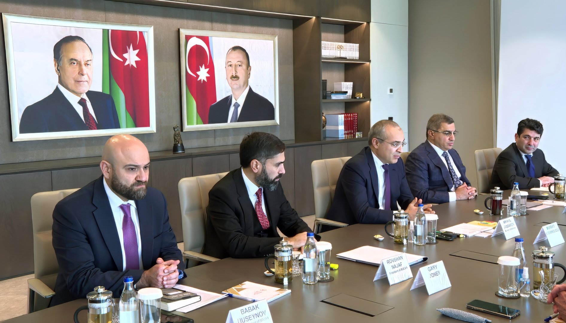 Azerbaijan's SOCAR and bp review green energy transition co-work (PHOTO)