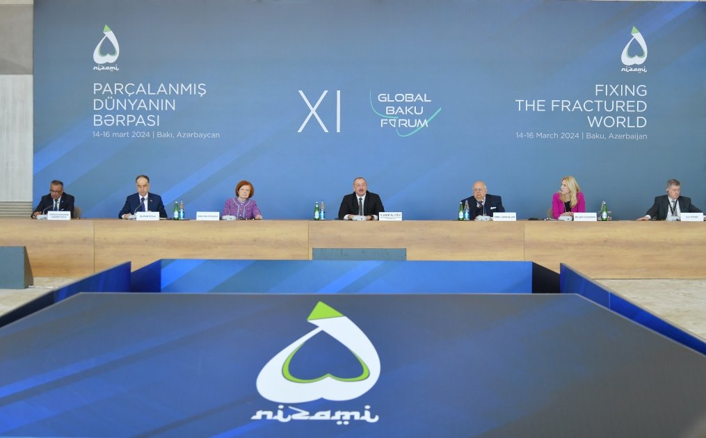Президент Ильхам Алиев принял участие в XI Глобальном Бакинском форуме на тему "Восстановление раздробленного мира" (ФОТО)