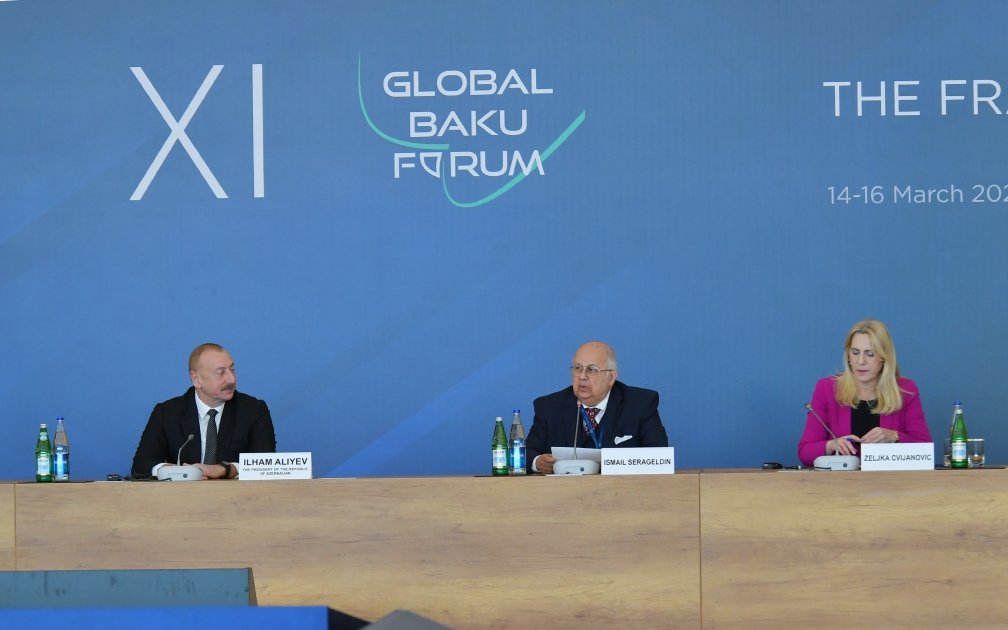 Президент Ильхам Алиев принял участие в XI Глобальном Бакинском форуме на тему "Восстановление раздробленного мира" (ФОТО)