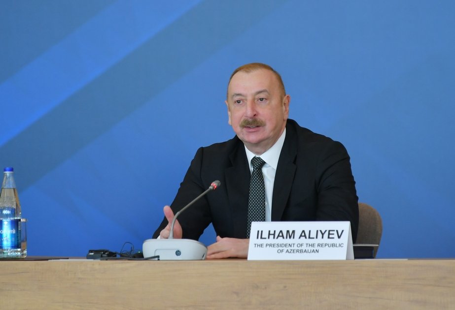 Президент Ильхам Алиев принял участие в XI Глобальном Бакинском форуме на тему "Восстановление раздробленного мира" (ФОТО, ВИДЕО)