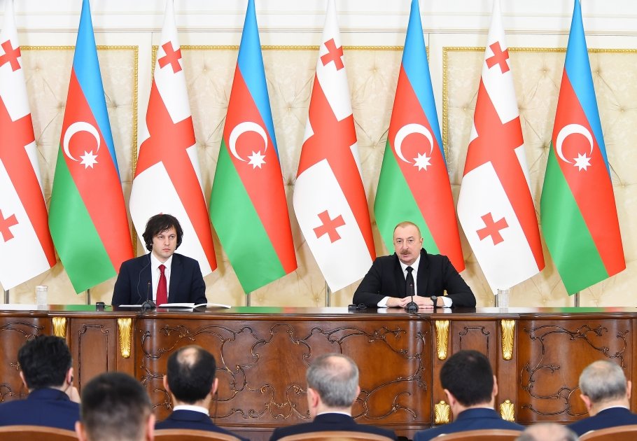 Президент Ильхам Алиев и премьер-министр Ираклий Кобахидзе выступили с заявлениями для прессы (ФОТО/ВИДЕО)