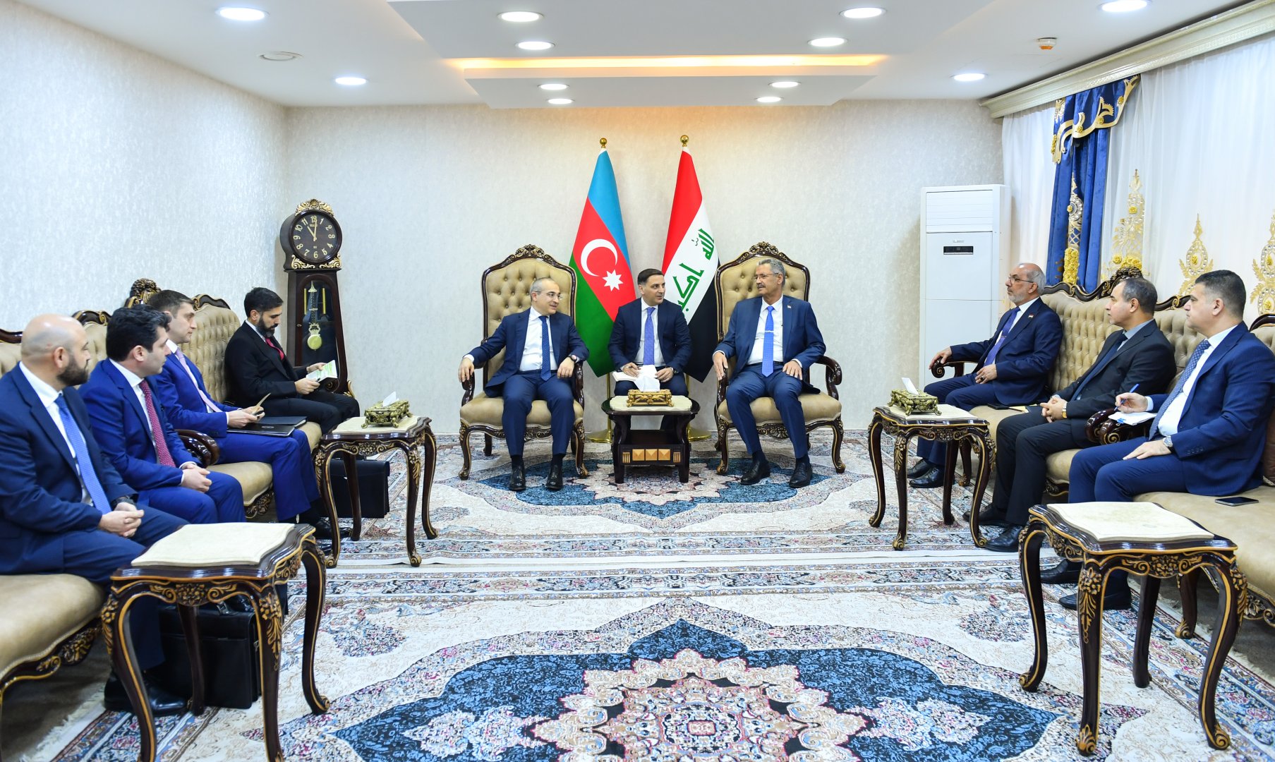 Azerbaijan, Iraq discuss prospects for development of multi-vector cooperation (PHOTO)
