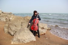 Фидан Гаджиева – море, скалы, волны и виолончель (ФОТО)