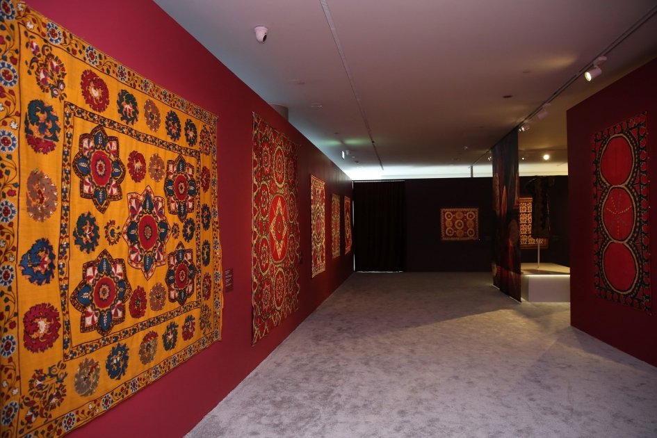 First VP Mehriban Aliyeva and Assistant to President of Uzbekistan Saida Mirziyoyeva attend opening ceremony of “Heritage in Stitches: A Journey Through Embroidery and Sewing Traditions of Uzbekistan” exhibition at Heydar Aliyev Center (PHOTO/VIDEO)