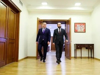 Mirzoyan Qazaxıstanın xarici işlər naziri ilə görüşüb (FOTO)