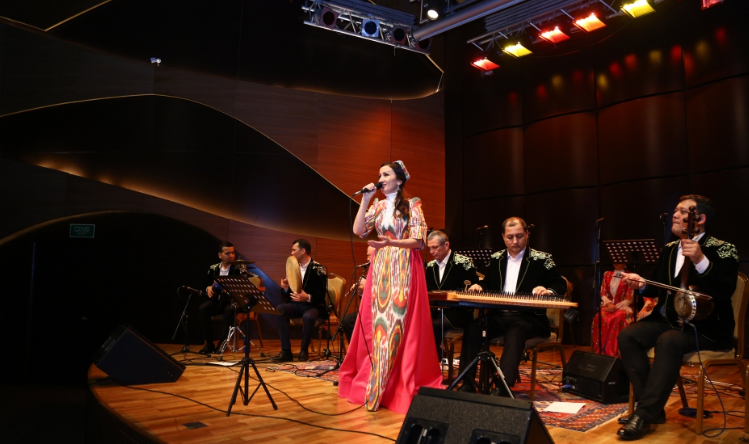 В Баку состоялся концерт азербайджанских и узбекских исполнителей мугама (ФОТО)