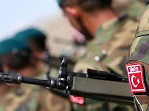 Turkish army detains terrorists fleeing northern Iraq