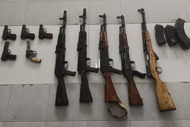 В Ханкенди в подвалах школы и колледжа обнаружено оружие и боеприпасы
