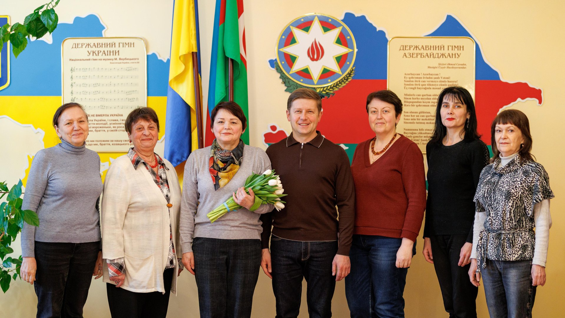 В Киеве почтили память азербайджанского поэта Самеда Вургуна (ФОТО)