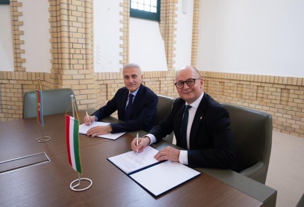 Azerbaijan, Hungary sign memorandum of understanding in competition field (PHOTO)