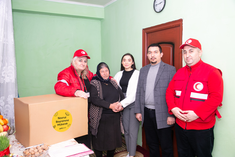 Yelo Bank навестил семьи шехидов в Ходжавенде (ФОТО)