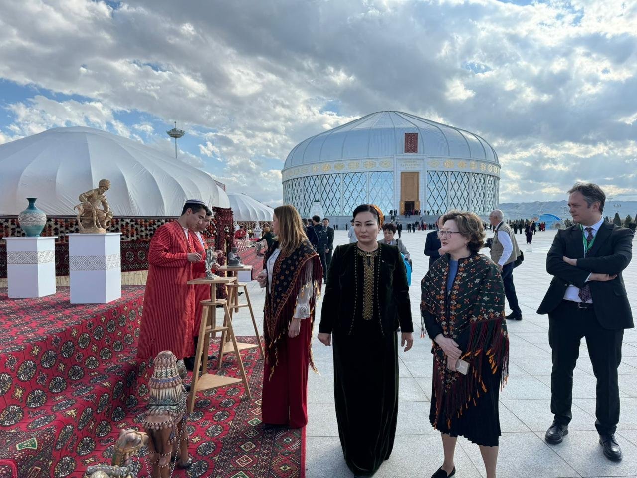 Aktotı Raimkulova “Anev – 2024 Türk Dünyasının Mədəniyyət Paytaxtı”ilinin açılış mərasimində iştirak edib